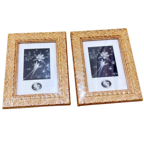 NWT Farmington frames pair of Elegant Gold tone Picture Frames sealed 5 x 7 - Picture 2 of 6
